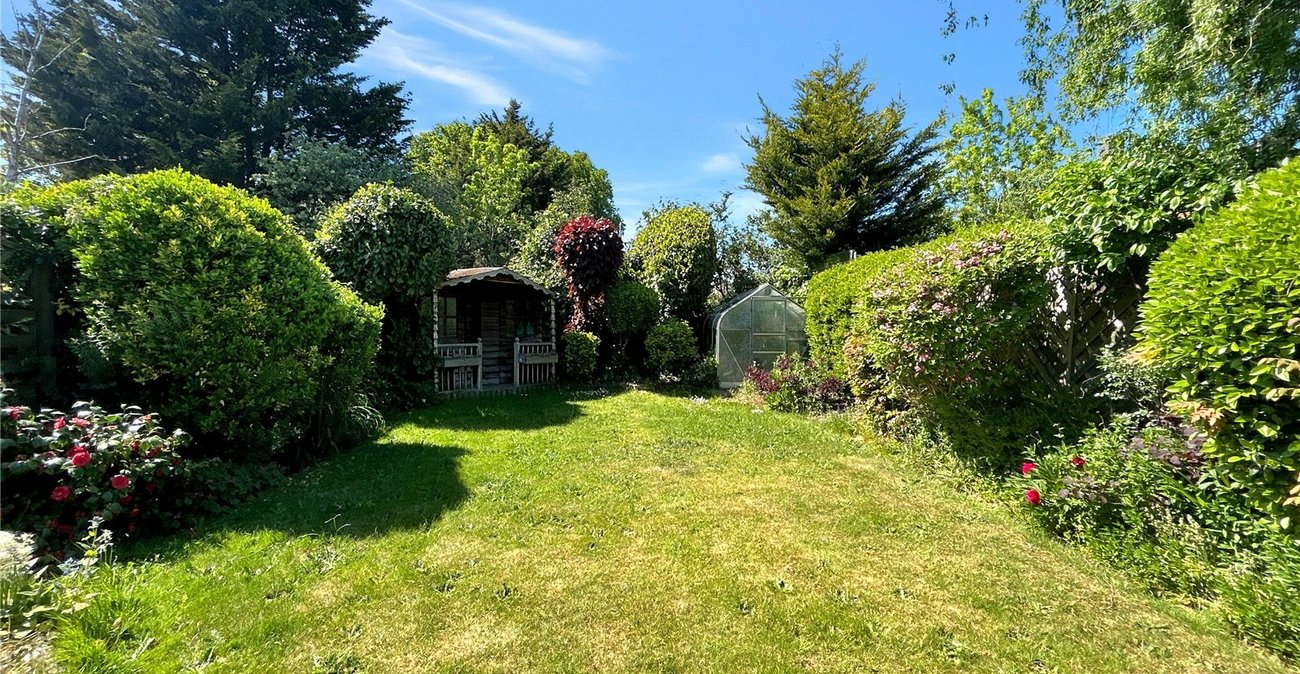 3 bedroom bungalow for sale in Sidcup | Robinson Jackson