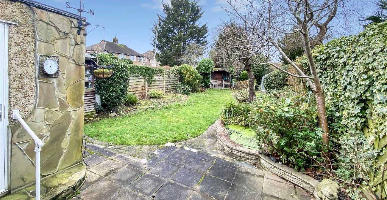 3 bedroom bungalow for sale in Sidcup | Robinson Jackson