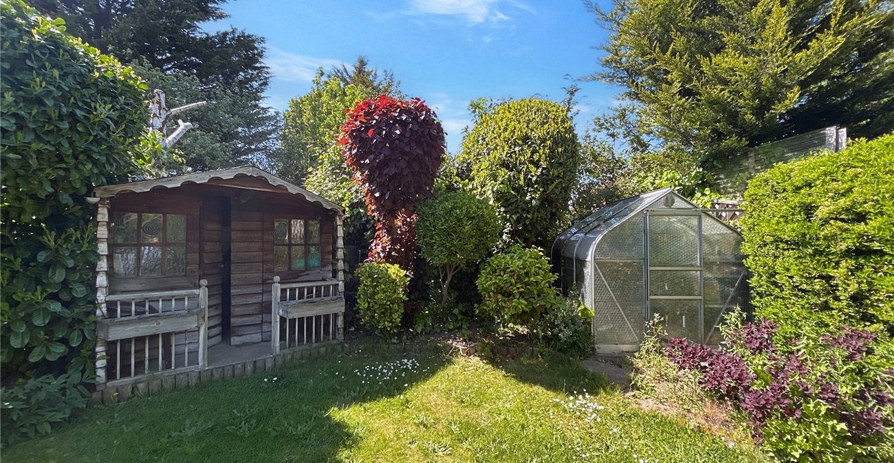 3 bedroom bungalow for sale in Sidcup | Robinson Jackson
