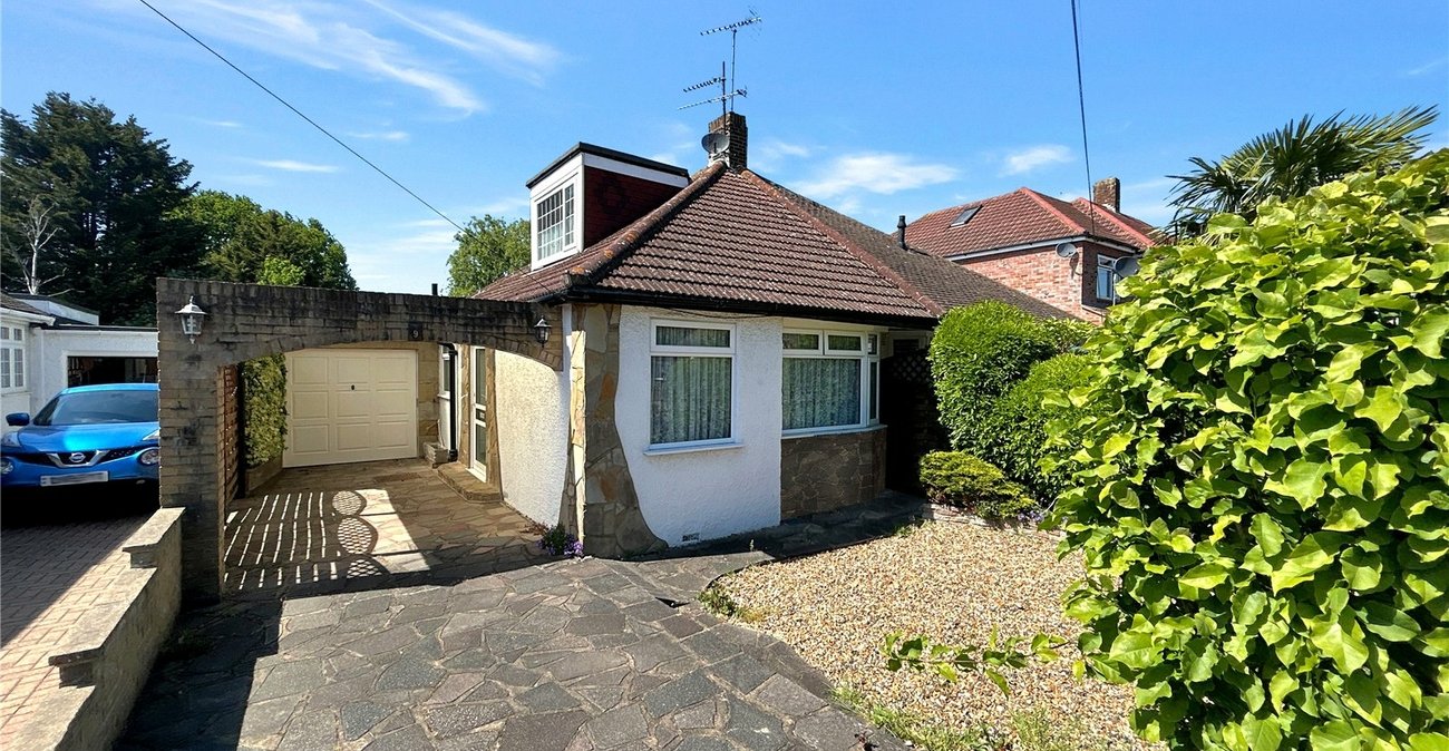 3 bedroom bungalow for sale in Sidcup | Robinson Jackson