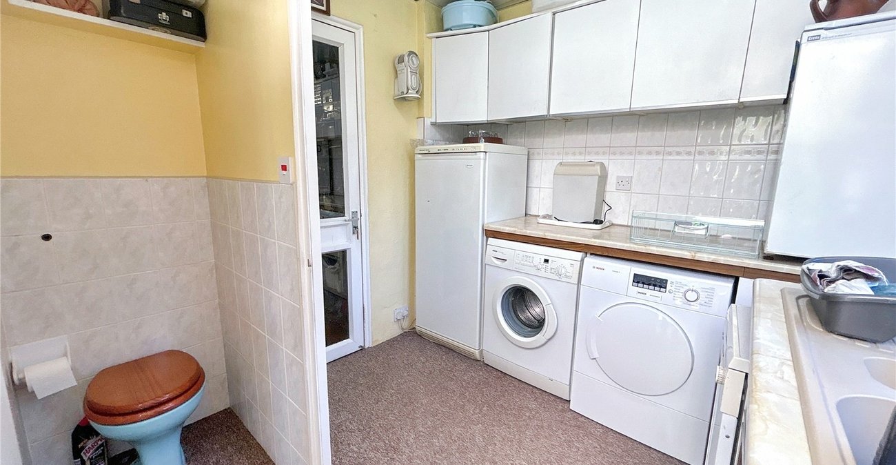 3 bedroom bungalow for sale in Sidcup | Robinson Jackson