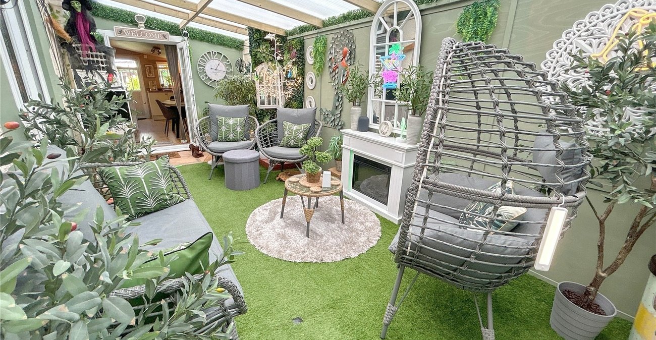 2 bedroom bungalow for sale in Sidcup | Robinson Jackson