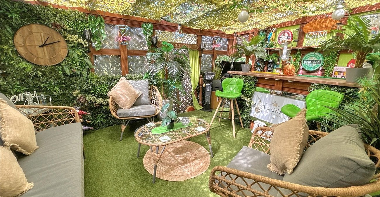 2 bedroom bungalow for sale in Sidcup | Robinson Jackson