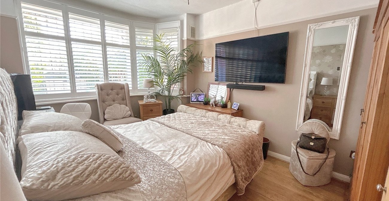 2 bedroom bungalow for sale in Sidcup | Robinson Jackson