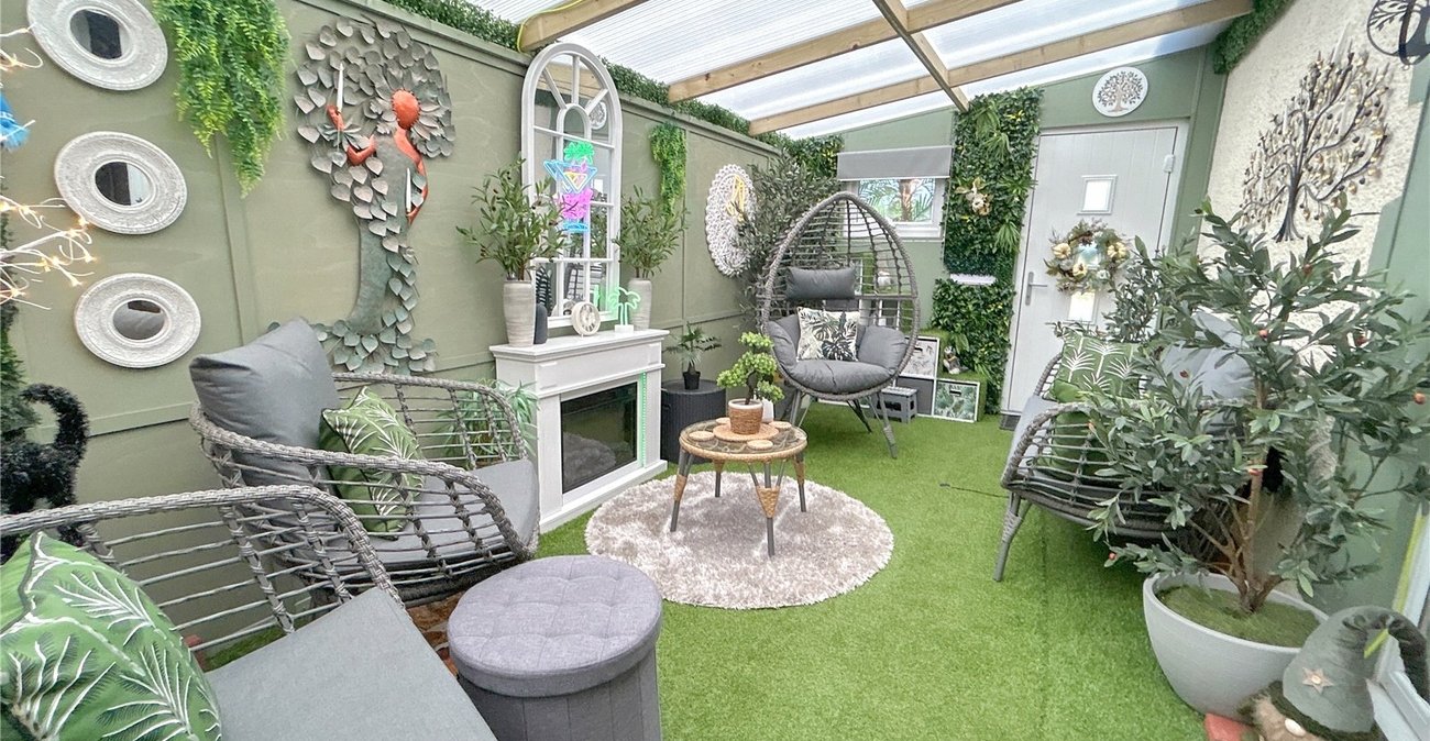 2 bedroom bungalow for sale in Sidcup | Robinson Jackson