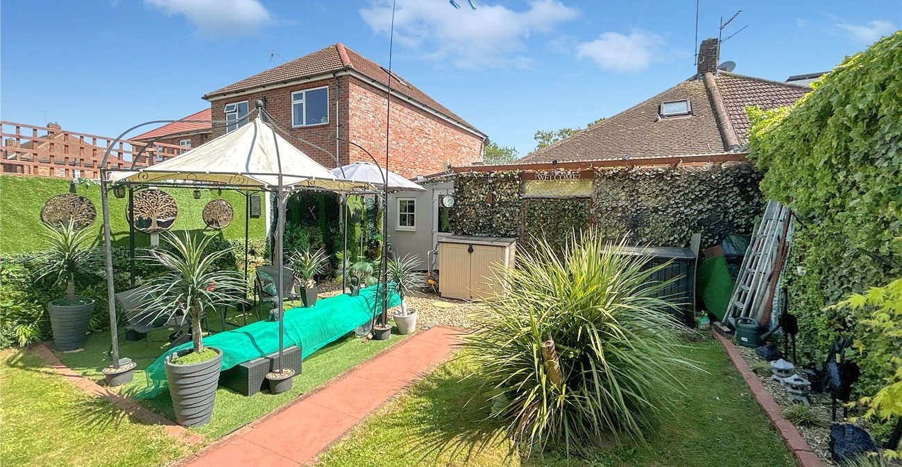 2 bedroom bungalow for sale in Sidcup | Robinson Jackson