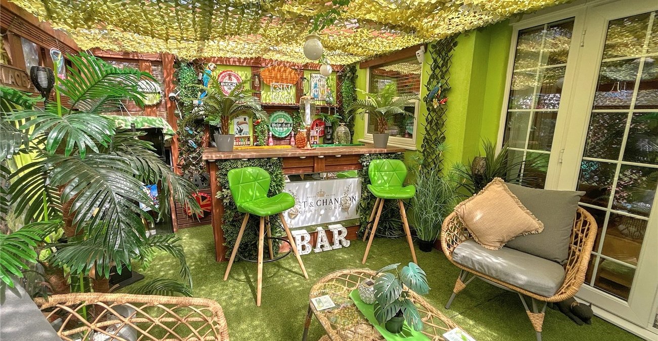 2 bedroom bungalow for sale in Sidcup | Robinson Jackson