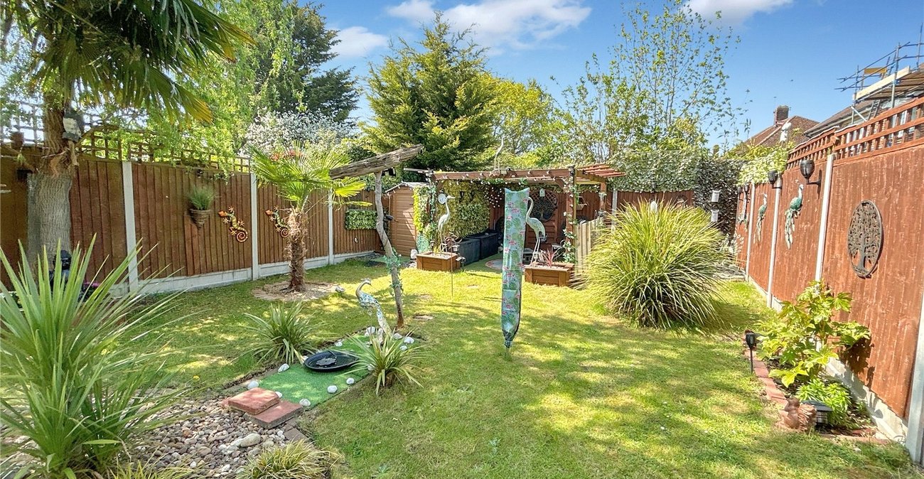 2 bedroom bungalow for sale in Sidcup | Robinson Jackson