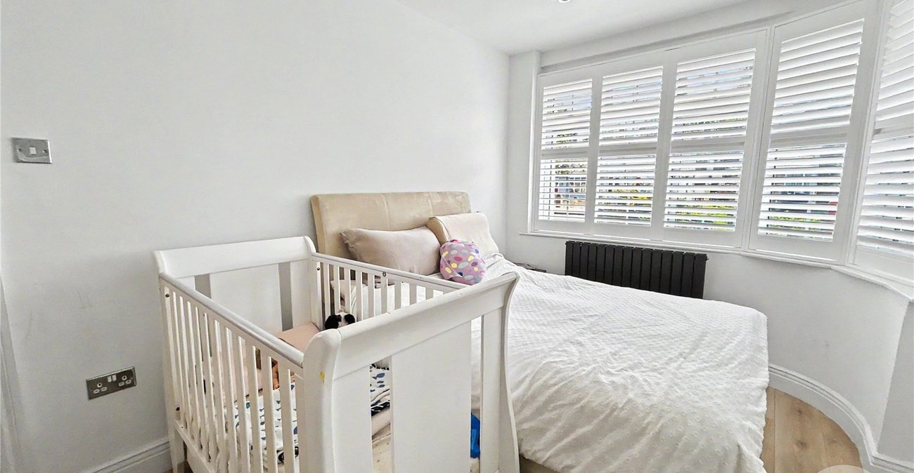 3 bedroom bungalow for sale in Sidcup | Robinson Jackson