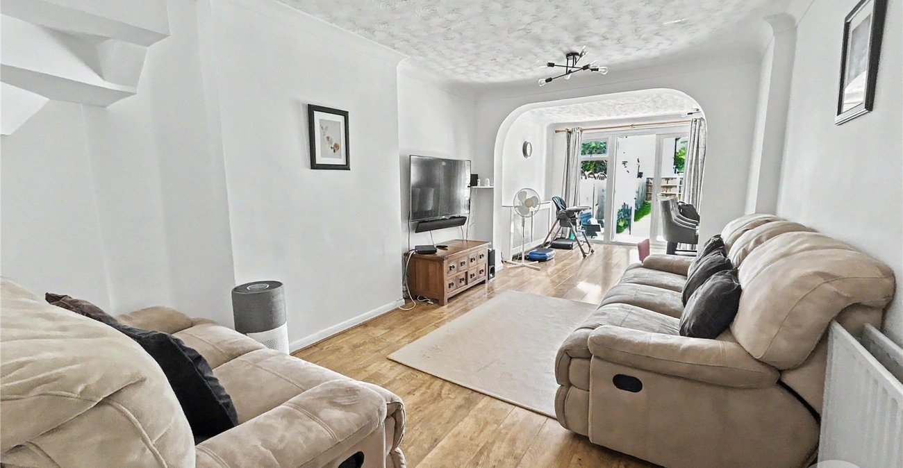 3 bedroom bungalow for sale in Sidcup | Robinson Jackson