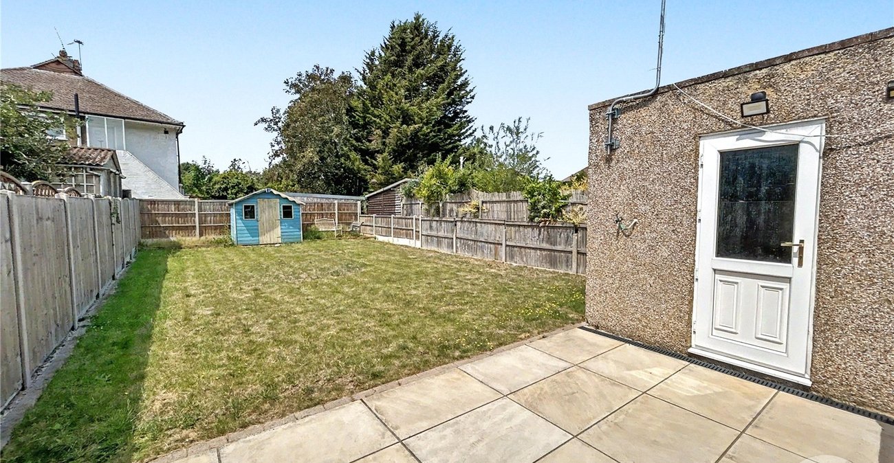 3 bedroom bungalow for sale in Sidcup | Robinson Jackson