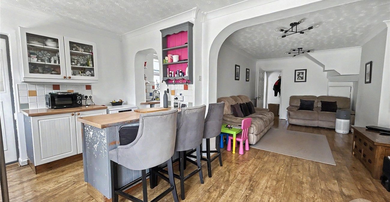 3 bedroom bungalow for sale in Sidcup | Robinson Jackson