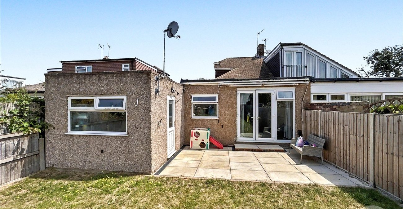 3 bedroom bungalow for sale in Sidcup | Robinson Jackson