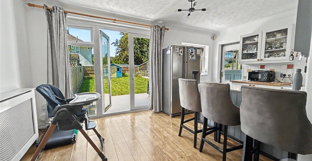 3 bedroom bungalow for sale in Sidcup | Robinson Jackson