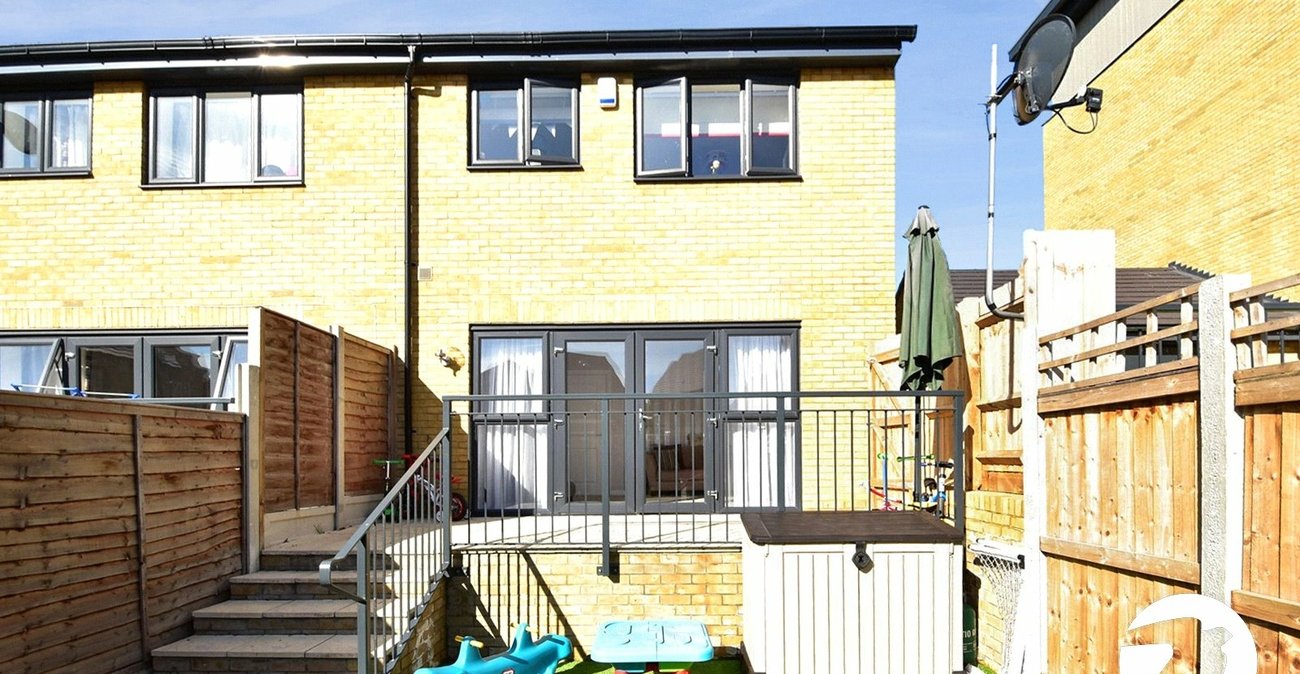 3 bedroom house for sale in Dartford | Robinson Jackson