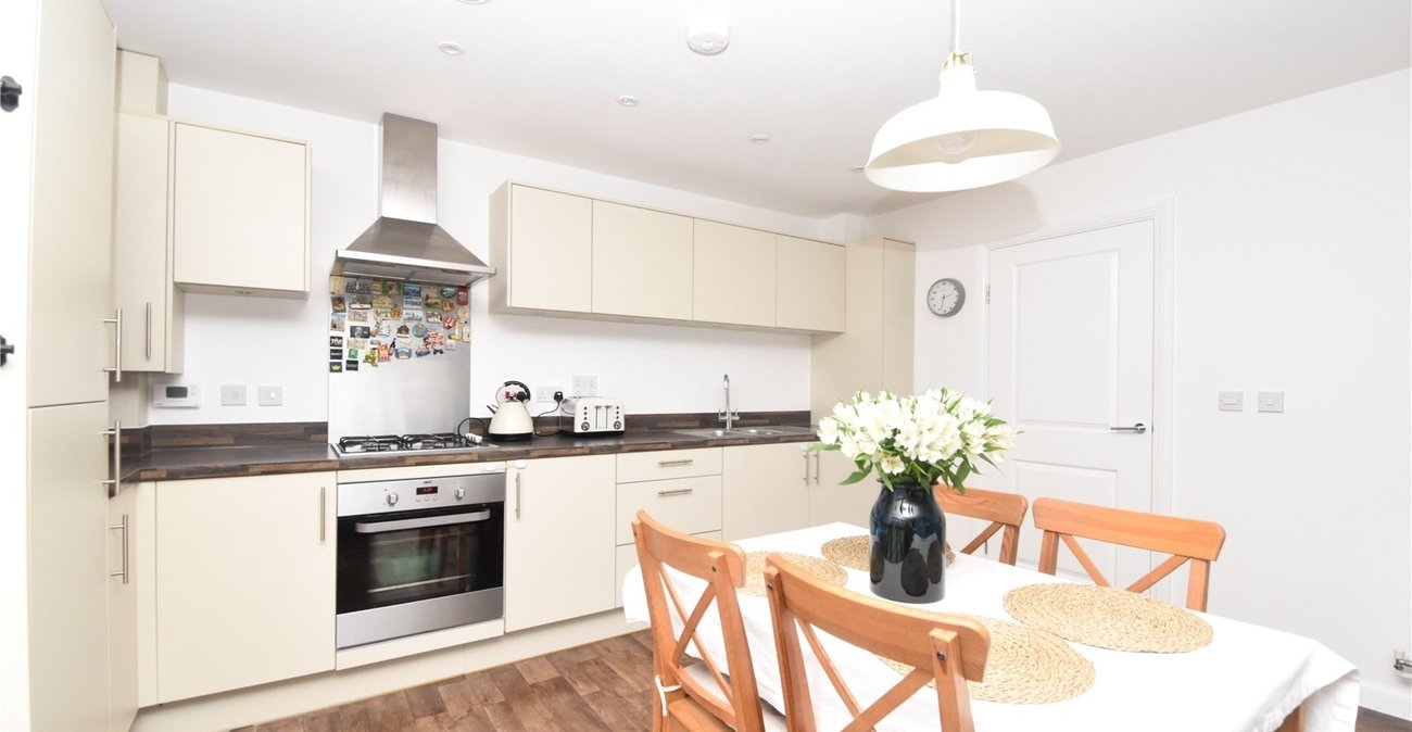 2 bedroom property for sale in Dartford | Robinson Jackson