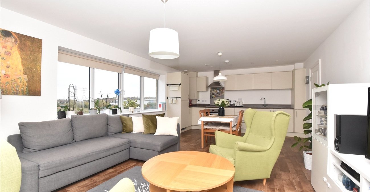 2 bedroom property for sale in Dartford | Robinson Jackson