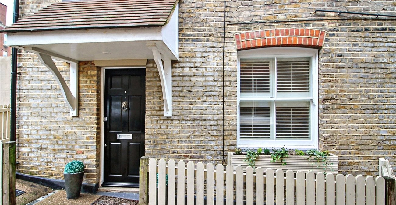 1 bedroom property for sale in St. Bartholomews Lane | Robinson Michael & Jackson