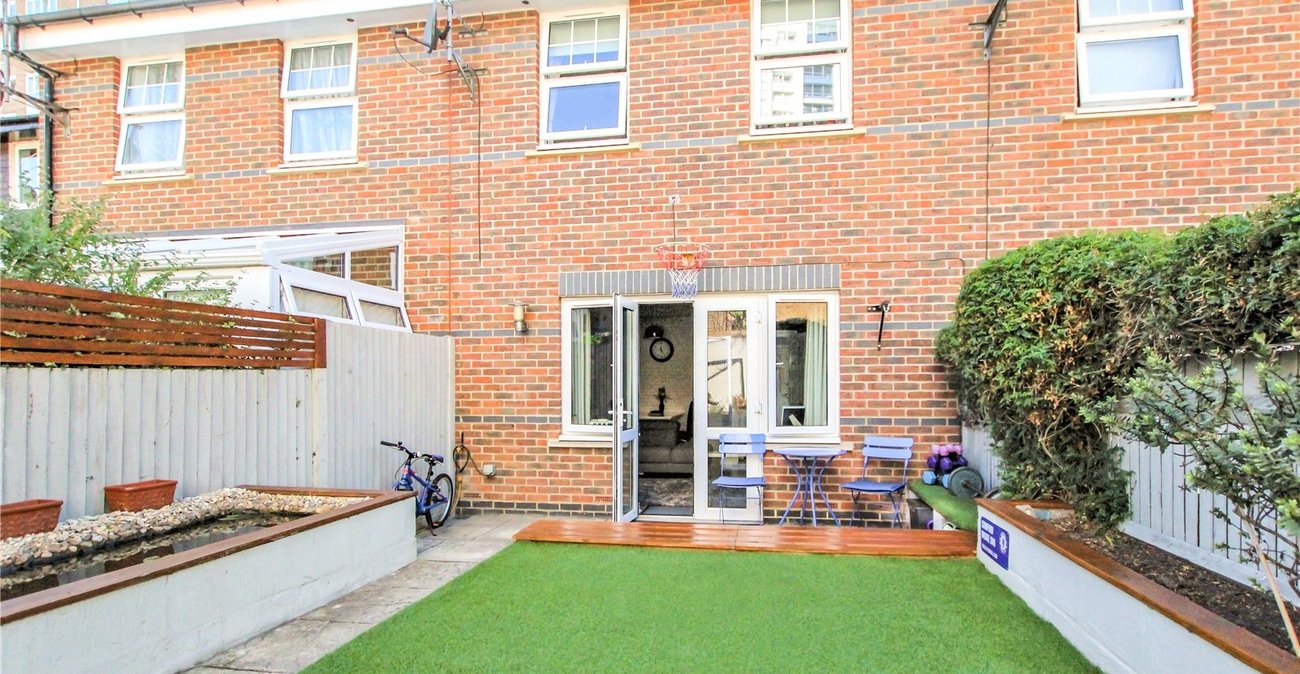 2 bedroom house for sale in Woolwich | Robinson Jackson