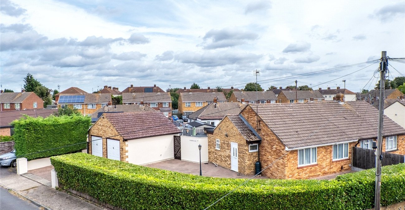 2 bedroom bungalow for sale in Sittingbourne | Robinson Michael & Jackson