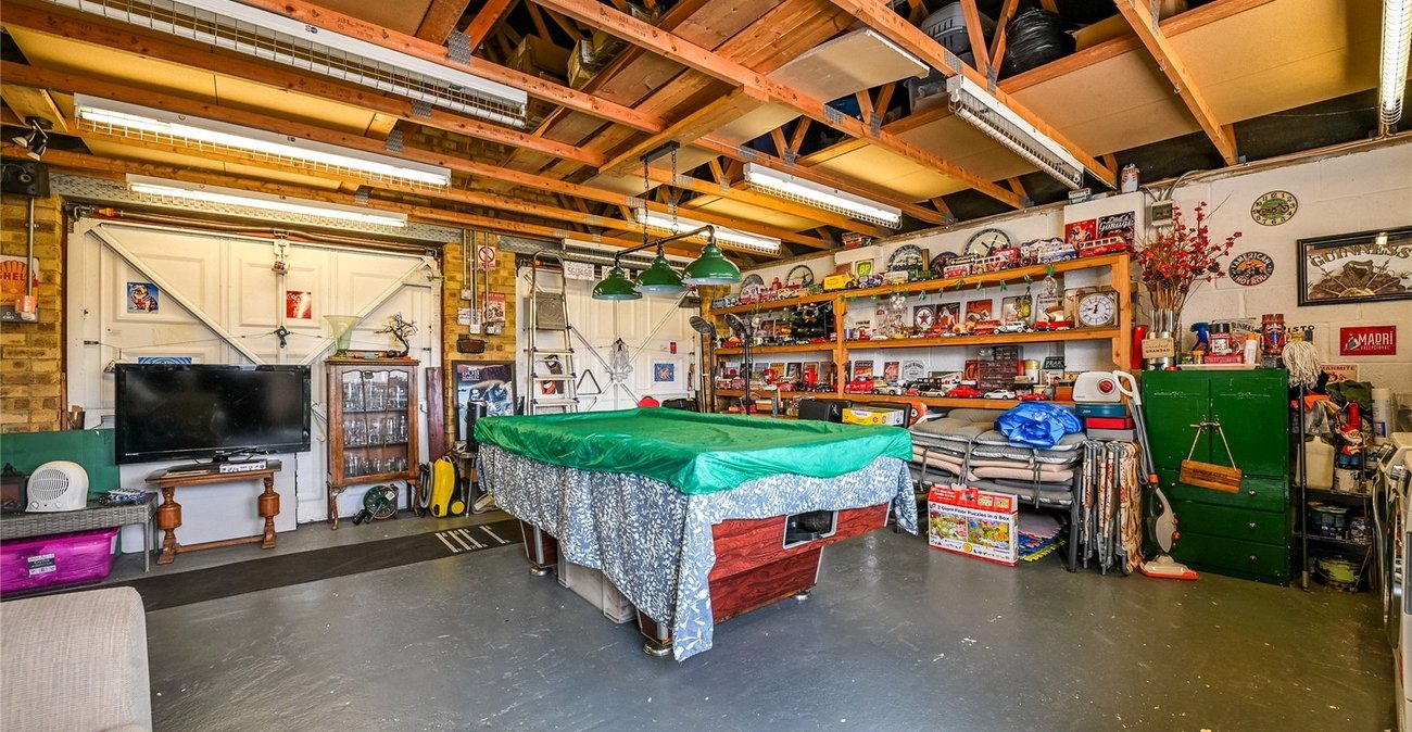 2 bedroom bungalow for sale in Sittingbourne | Robinson Michael & Jackson