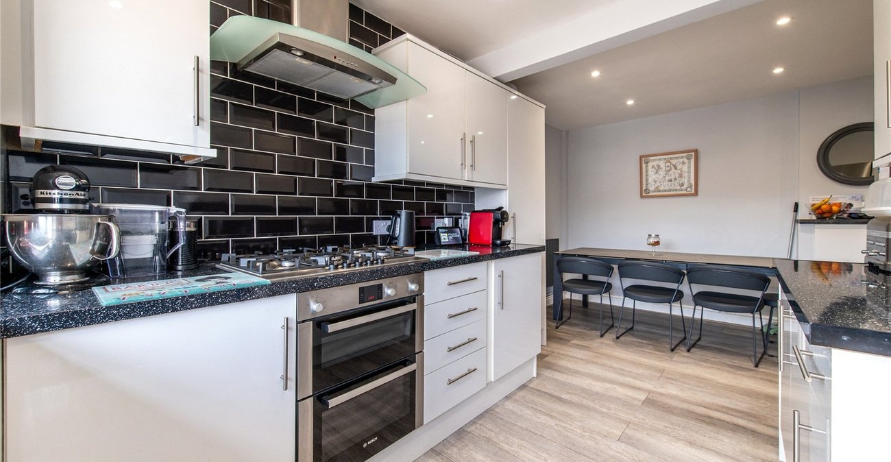 2 bedroom bungalow for sale in Sittingbourne | Robinson Michael & Jackson