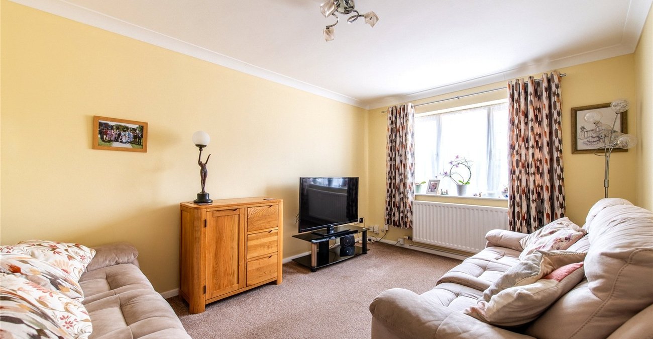 2 bedroom bungalow for sale in Sittingbourne | Robinson Michael & Jackson