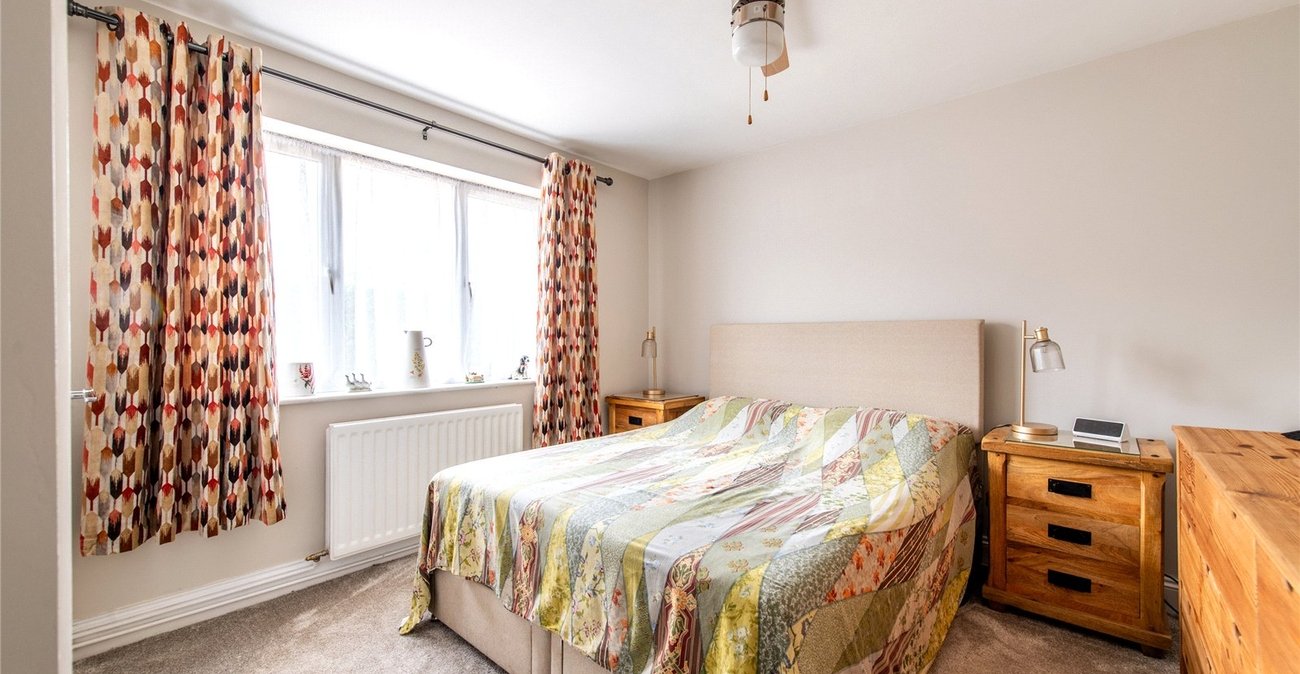 2 bedroom bungalow for sale in Sittingbourne | Robinson Michael & Jackson