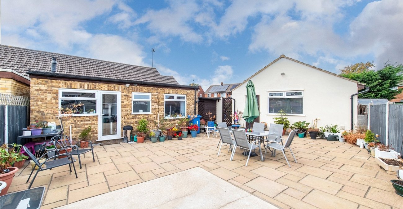 2 bedroom bungalow for sale in Sittingbourne | Robinson Michael & Jackson