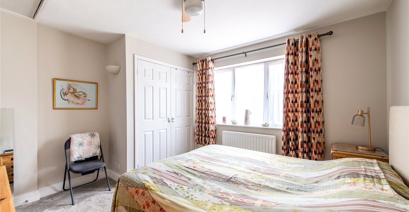 2 bedroom bungalow for sale in Sittingbourne | Robinson Michael & Jackson