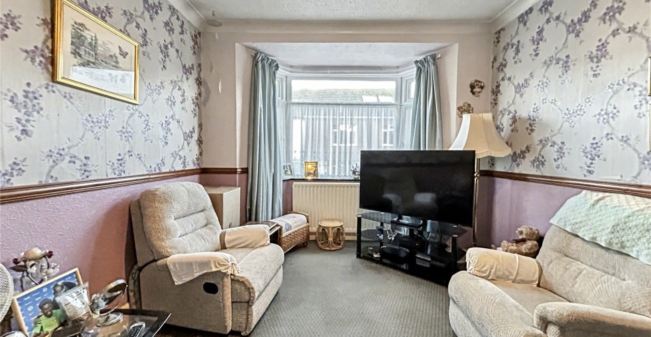 2 bedroom house for sale in Rainham | Robinson Michael & Jackson