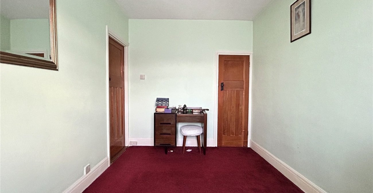 2 bedroom house for sale in Rainham | Robinson Michael & Jackson