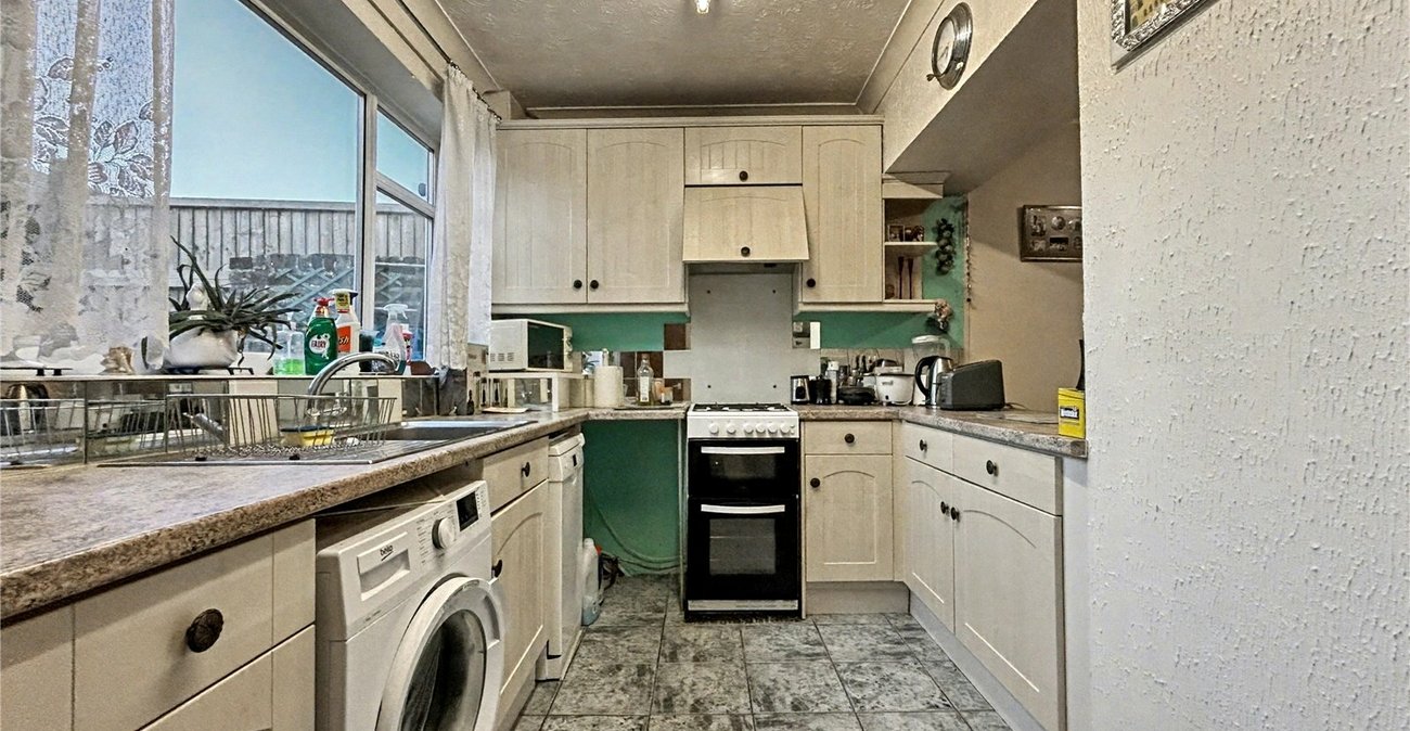 2 bedroom house for sale in Rainham | Robinson Michael & Jackson