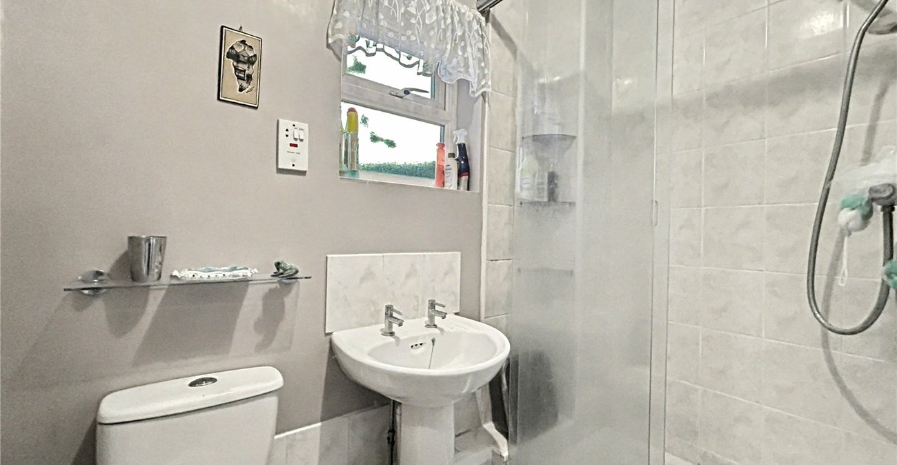 2 bedroom house for sale in Rainham | Robinson Michael & Jackson