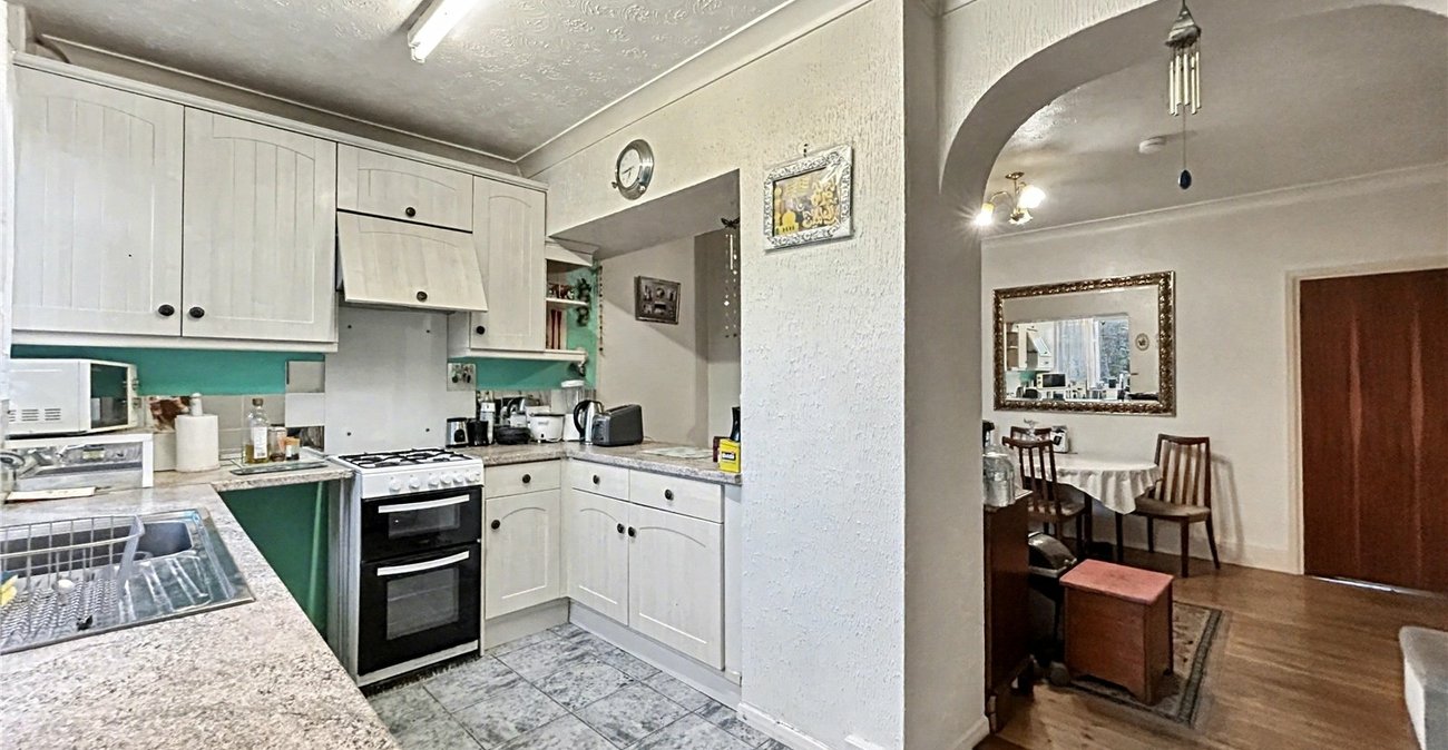 2 bedroom house for sale in Rainham | Robinson Michael & Jackson