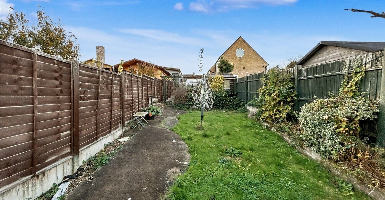 2 bedroom house for sale in Rainham | Robinson Michael & Jackson