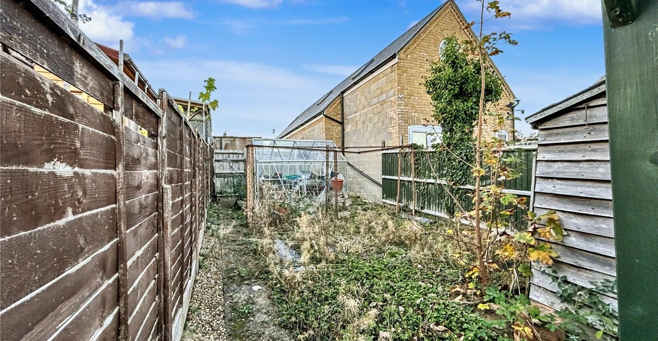 2 bedroom house for sale in Rainham | Robinson Michael & Jackson