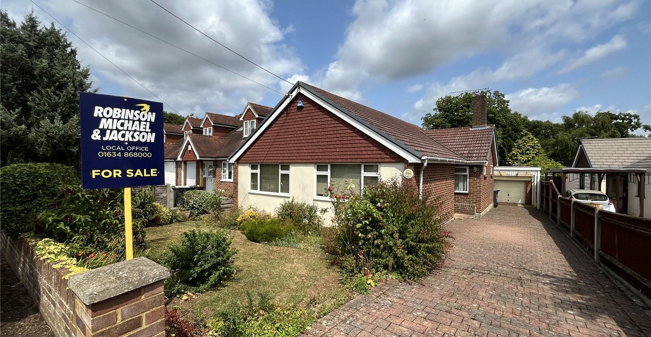 3 bedroom bungalow for sale in Blue Bell Hill | Robinson Michael & Jackson