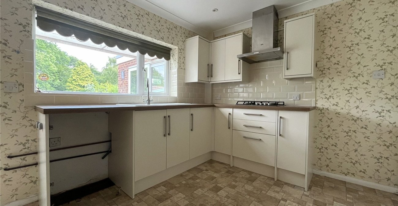 3 bedroom bungalow for sale in Blue Bell Hill | Robinson Michael & Jackson