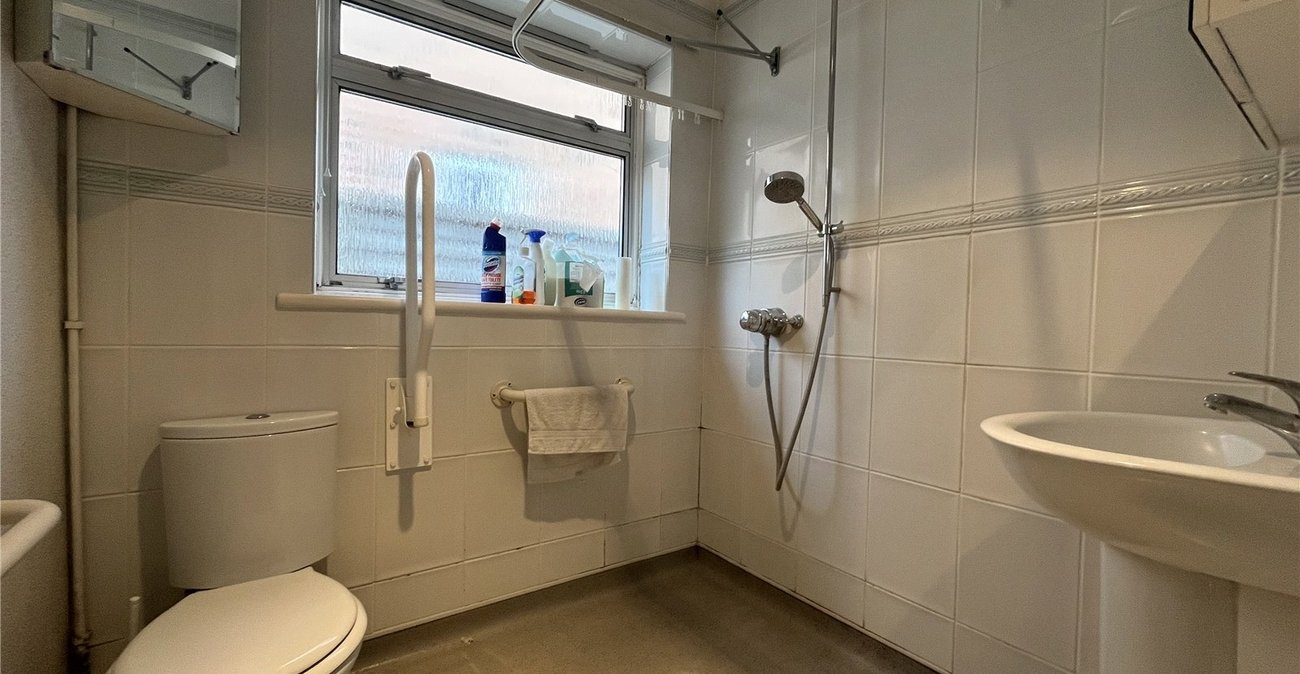 3 bedroom bungalow for sale in Blue Bell Hill | Robinson Michael & Jackson