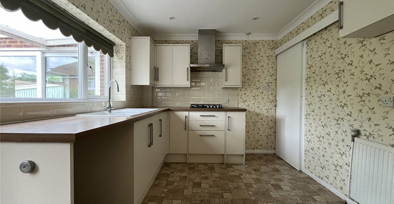 3 bedroom bungalow for sale in Blue Bell Hill | Robinson Michael & Jackson