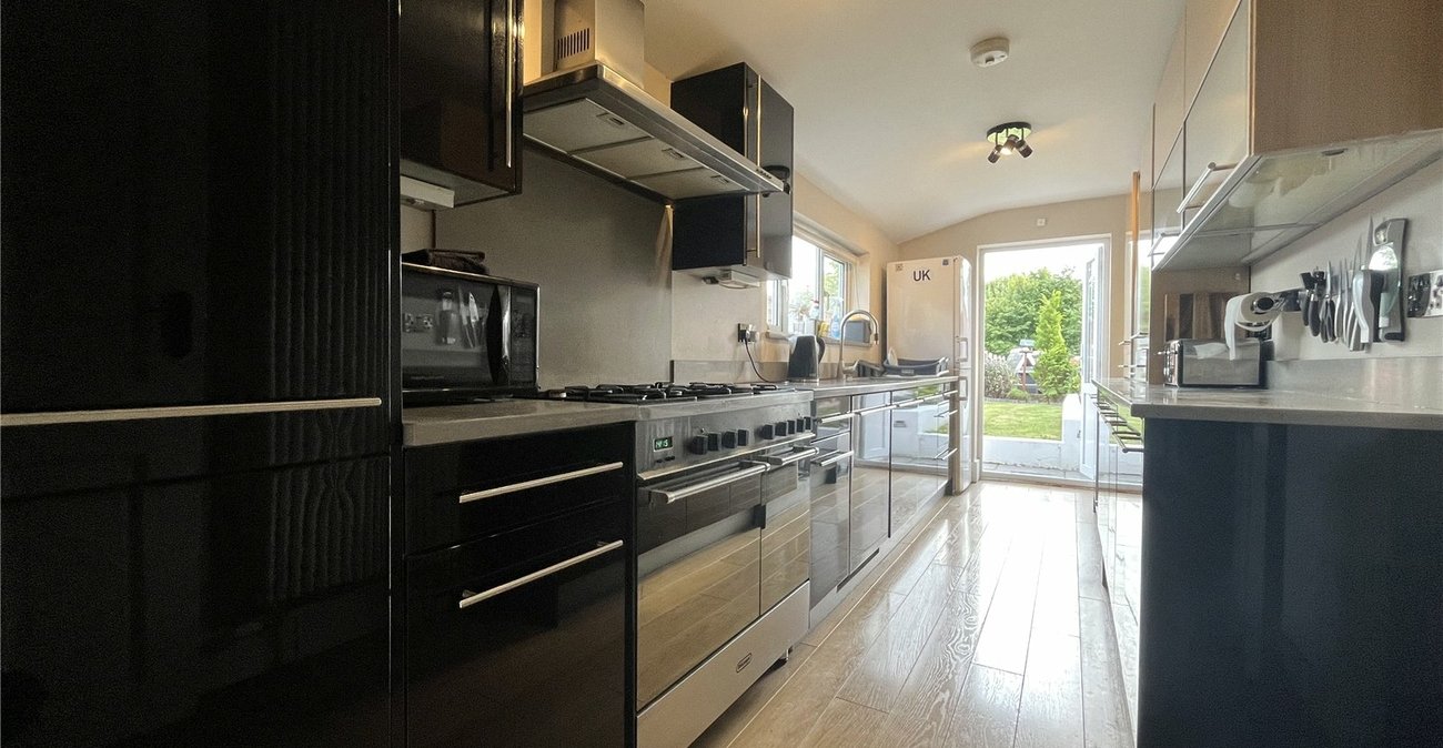 2 bedroom house for sale in Walderslade | Robinson Michael & Jackson