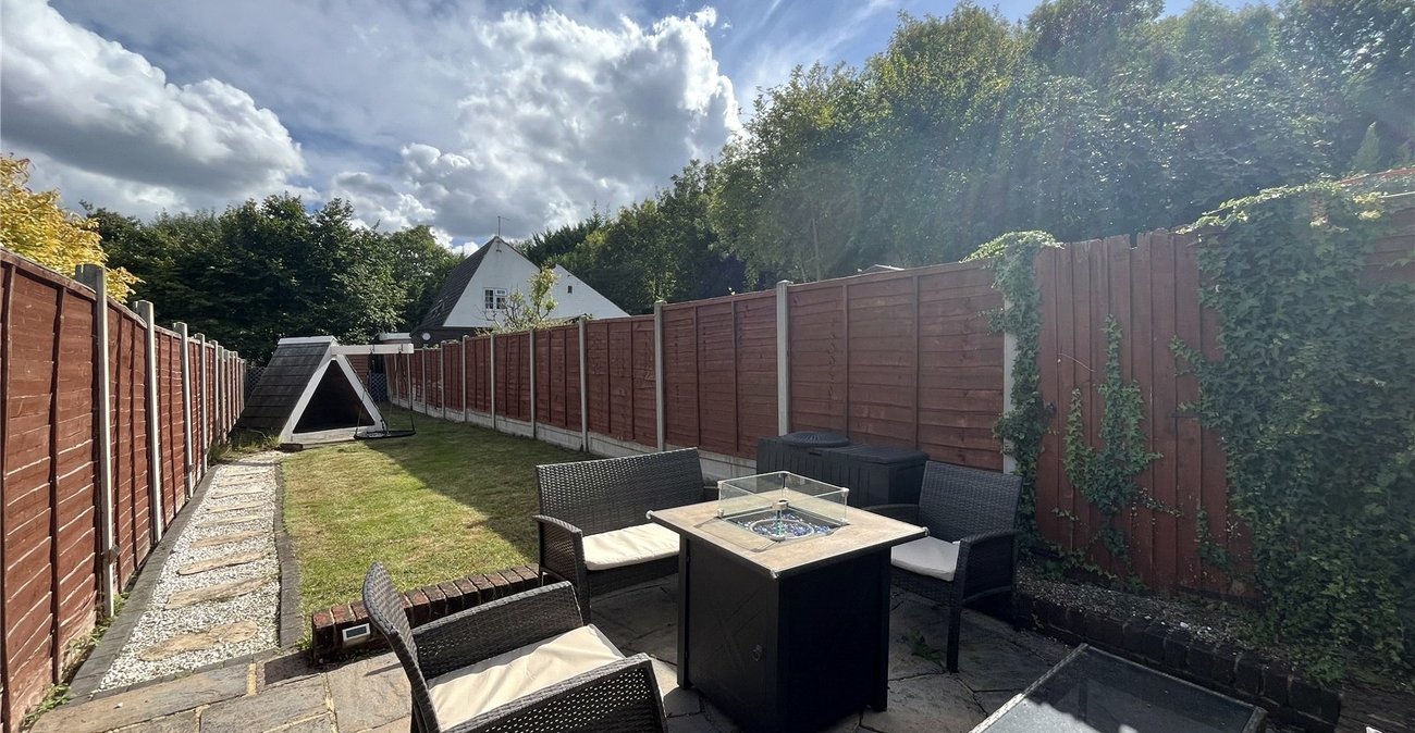 2 bedroom house for sale in Walderslade | Robinson Michael & Jackson