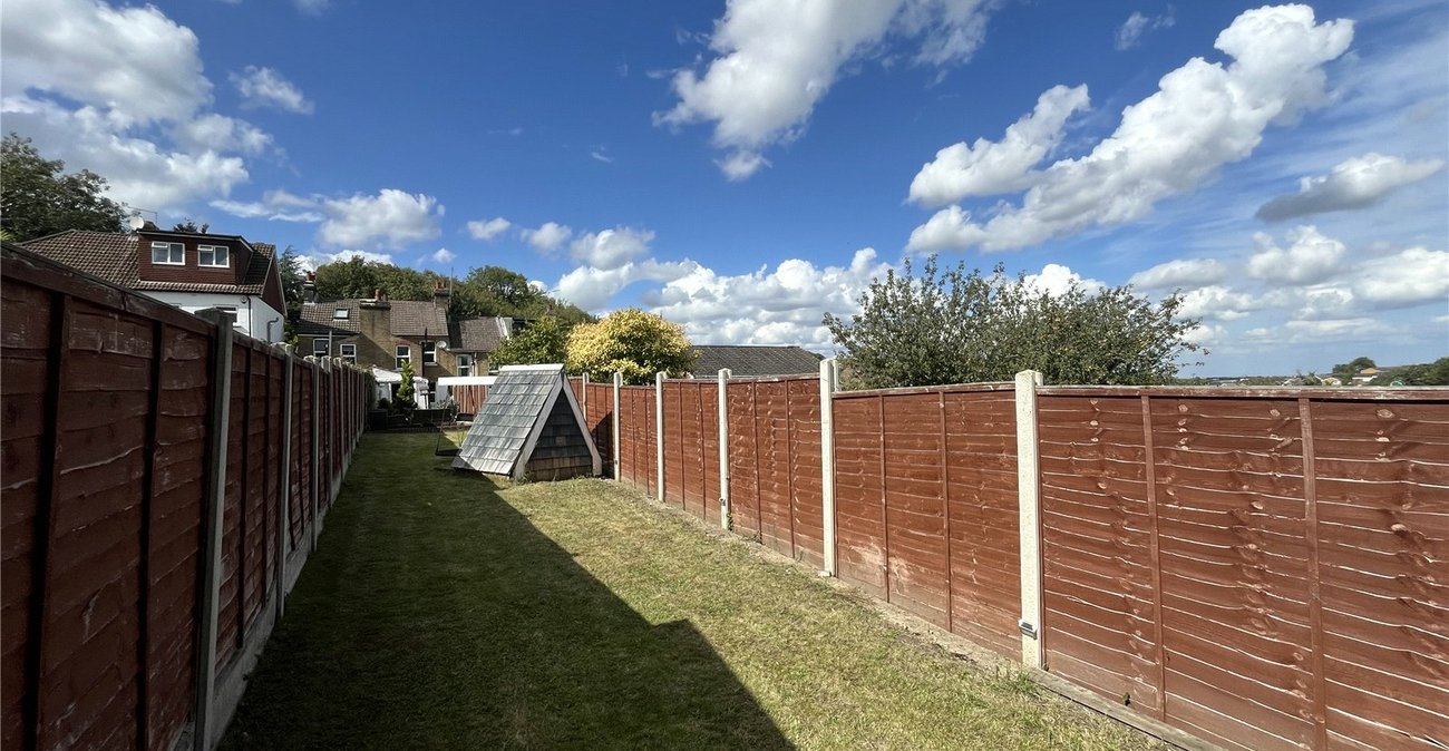 2 bedroom house for sale in Walderslade | Robinson Michael & Jackson