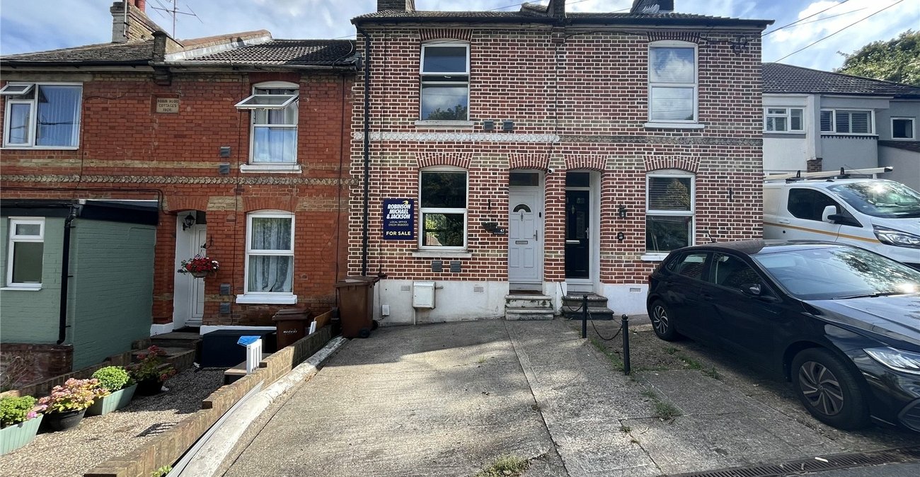 2 bedroom house for sale in Walderslade | Robinson Michael & Jackson