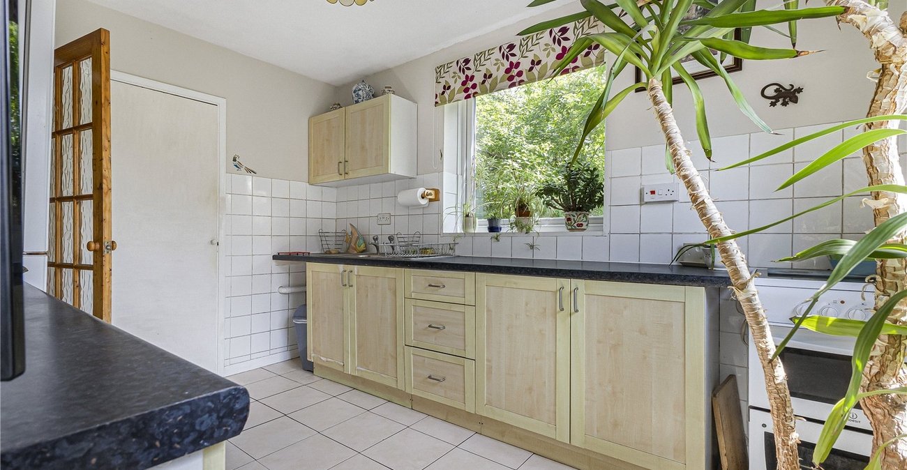 2 bedroom property for sale in London Road | Robinson Jackson