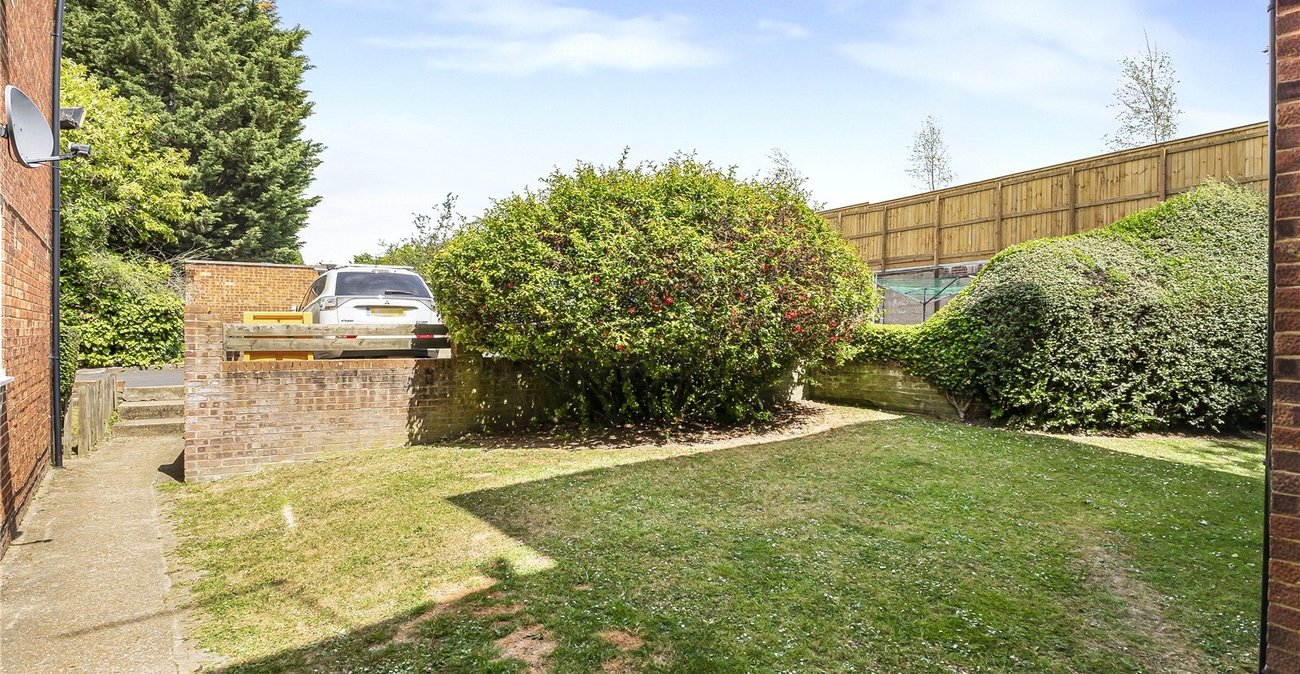 2 bedroom property for sale in London Road | Robinson Jackson