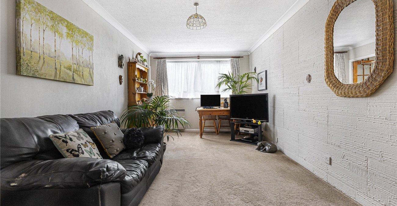 2 bedroom property for sale in London Road | Robinson Jackson
