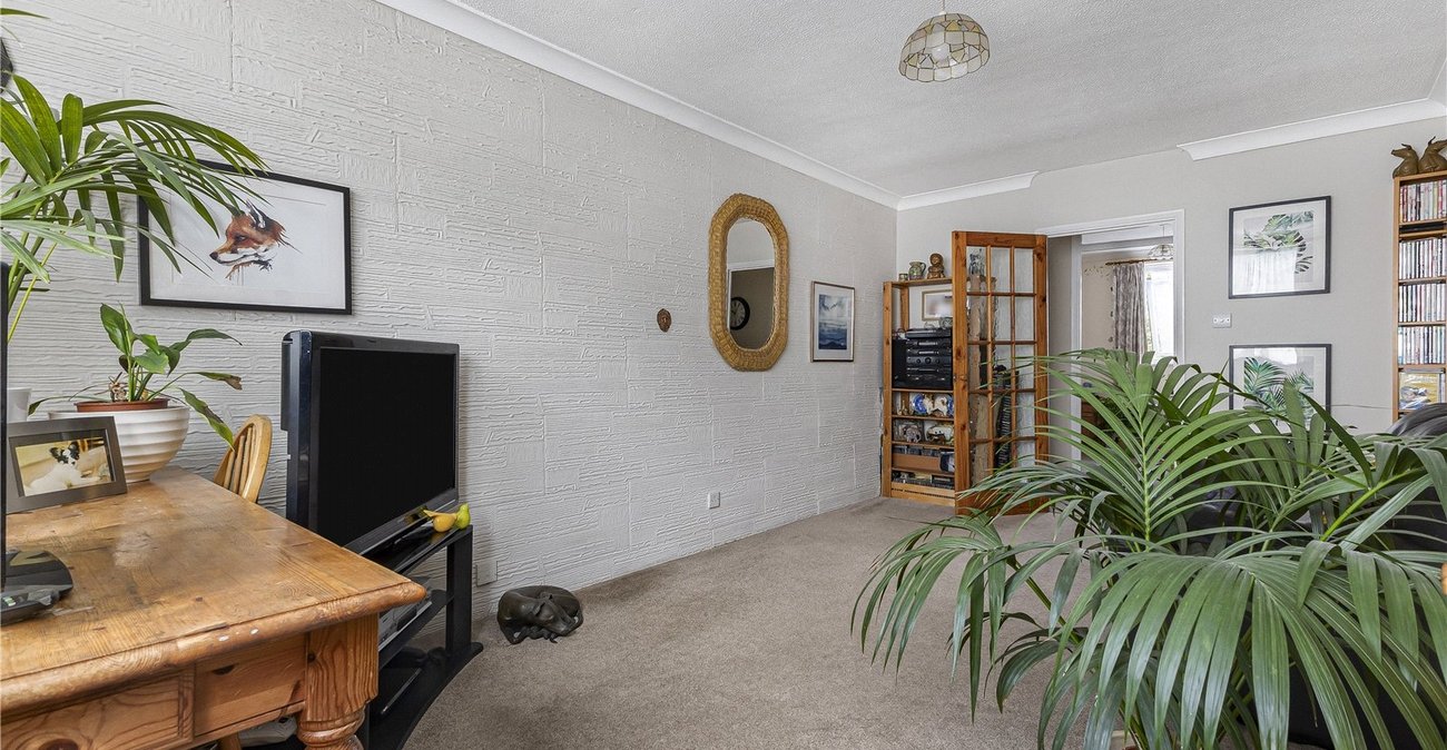 2 bedroom property for sale in London Road | Robinson Jackson