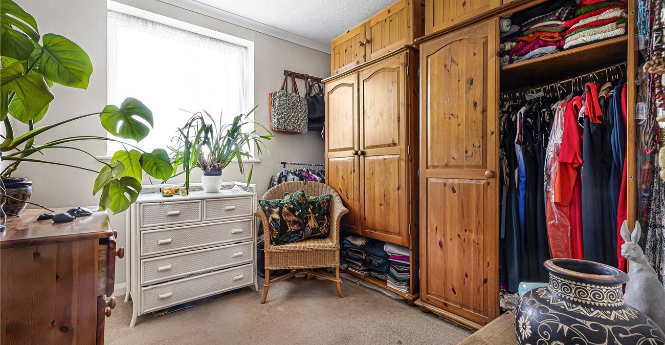 2 bedroom property for sale in London Road | Robinson Jackson